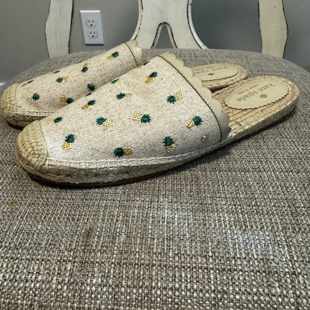 Kate Spade “Rosie Pineapple” Flats Size 8.5B